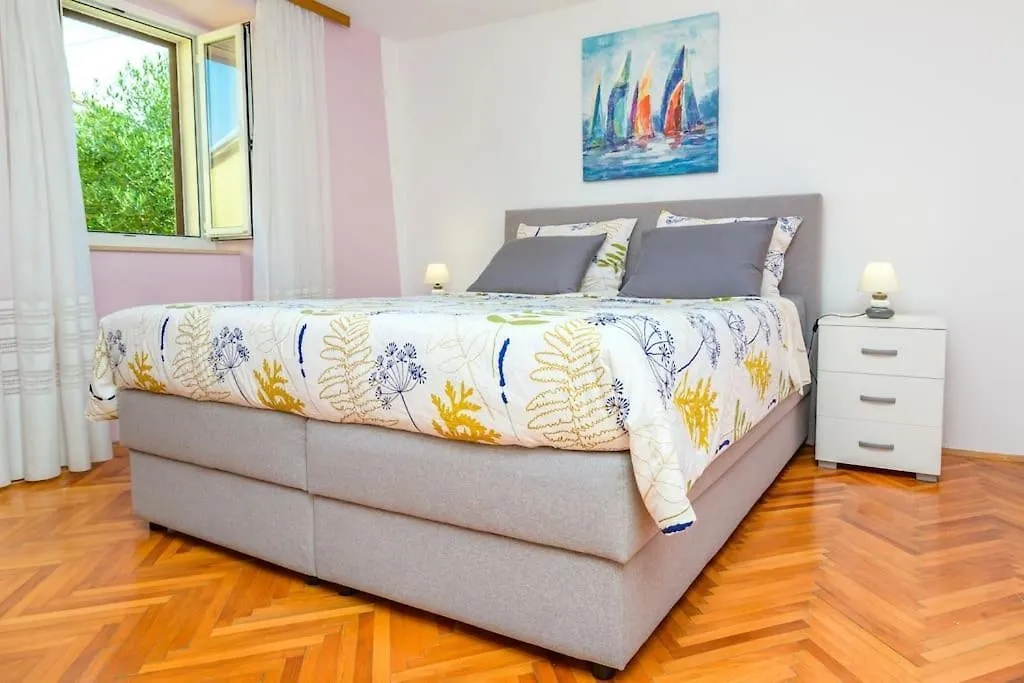 House Casa Nori Villa Ustrine Holiday home